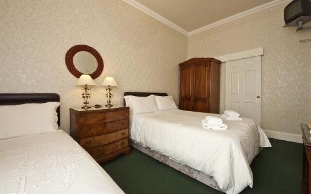 Ashurst Lodge Hotel