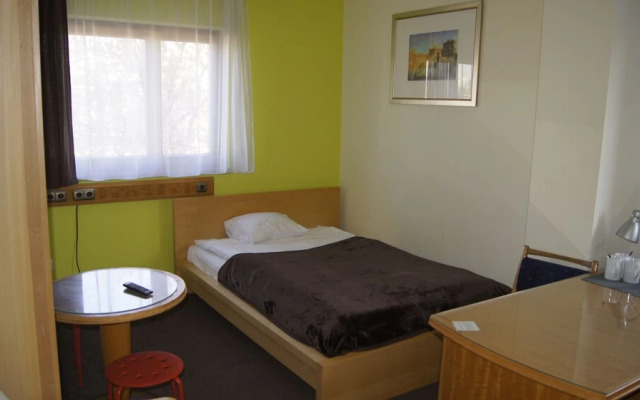 PlusHotel