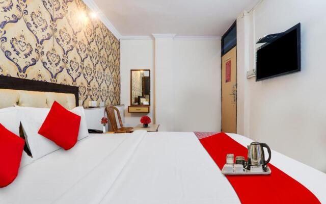 Flagship Radhey Shyam Inn Near Sahara Ganj Mall