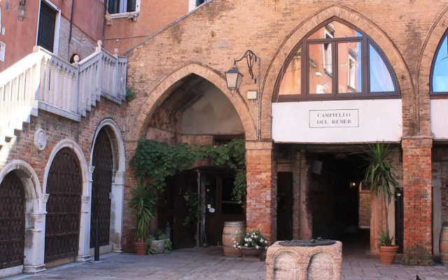 Lion Morosini Palace