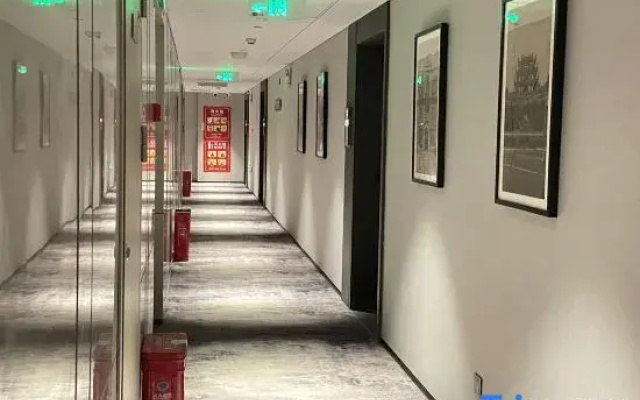 Sheyue Hotel (Binjiang Financial Center Liugouyu Subway Station)