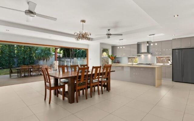 Luxury Home near Marina