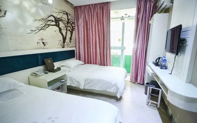Xinghe Xinfeng Hotel Railway Station & Bus Station Branch