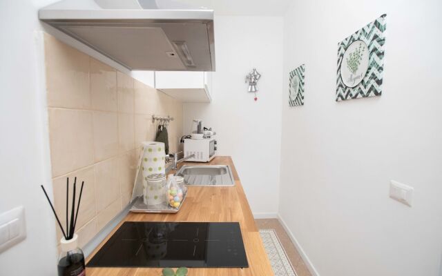 Abstract Apartment M84