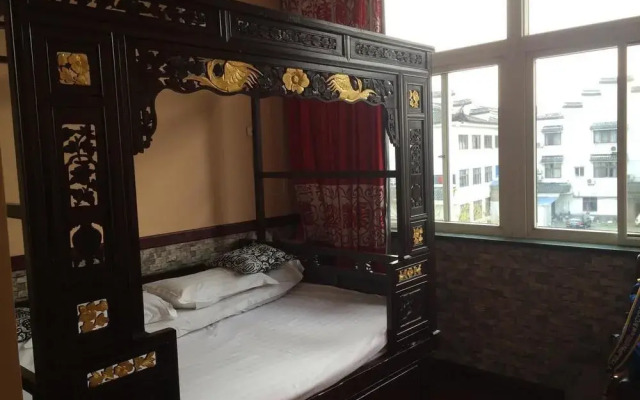 Wuzhen Yishuige Inn