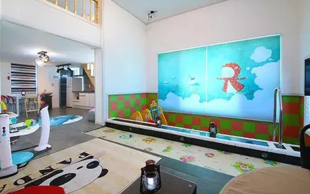 Gangneung Gyeongpodae Villa