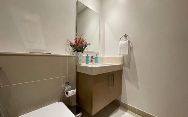 Luxe High Floor Full Seaview