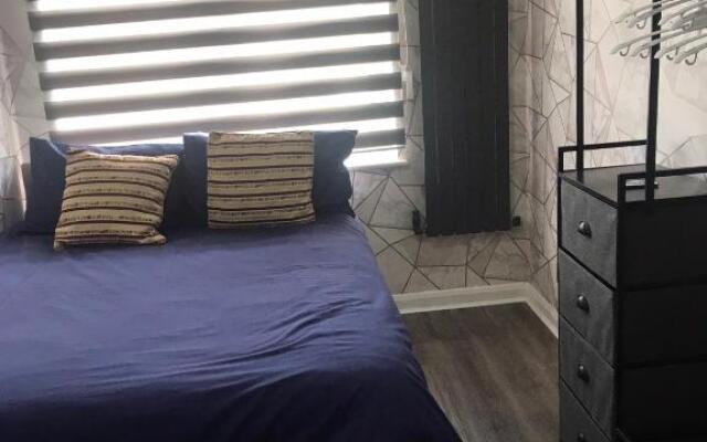 Double Room next to Burnham Crossrail Station