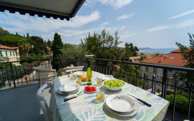 Large Apartment With Panoramic Terrace by Wonderful Italy