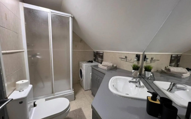 Main Square Apartment