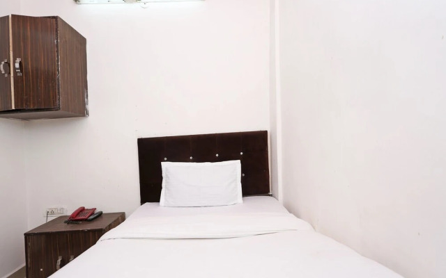 SPOT ON 44984 Hotel Palika