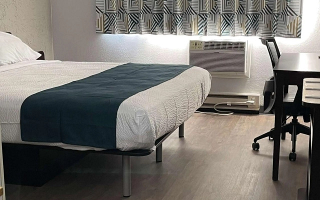 Motel 6 Green Bay, WI - Lambeau