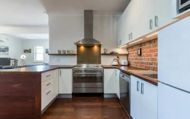 UrbanStyle Claremont Apartment