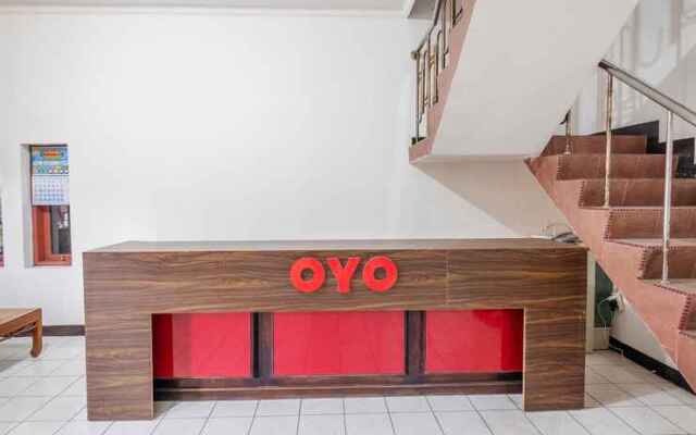 OYO 2703 Hotel Transit 1