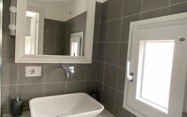 Bari LandLord 242