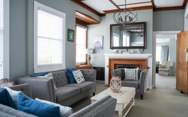 Puriri Downtown Villa - Napier Holiday Home