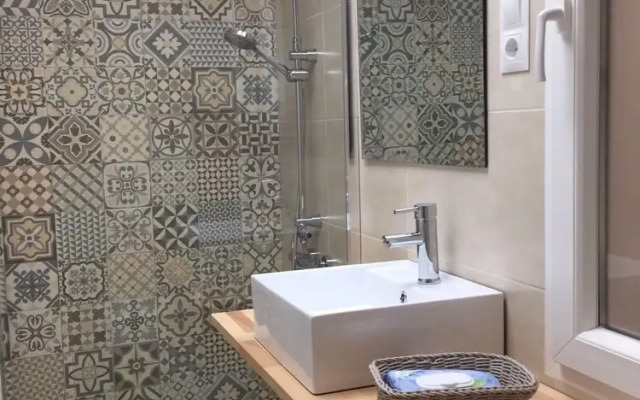 AHRO Suites Plaza María Guerrero 4