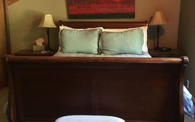 River Vista Vacation Homes