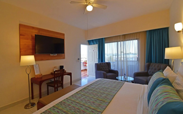 The Westmarine Waterfront Hotel
