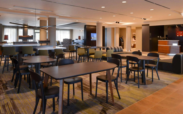Courtyard by Marriott St. Louis St. Peters