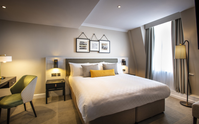 The Clermont London, Victoria
