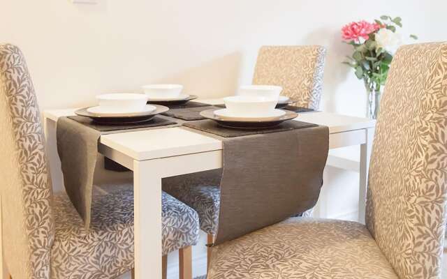 Mayflower Coach House by Rentmyhouse