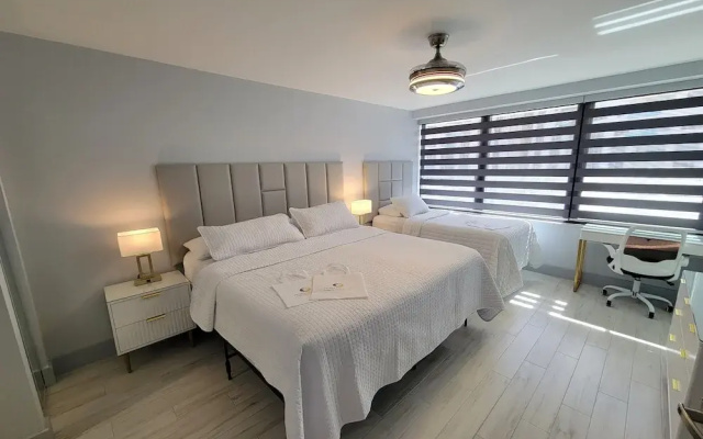 Alexander 817 3 Bedroom Apts