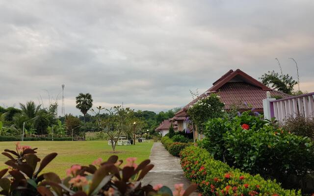 Mae Klang Ban yen hill