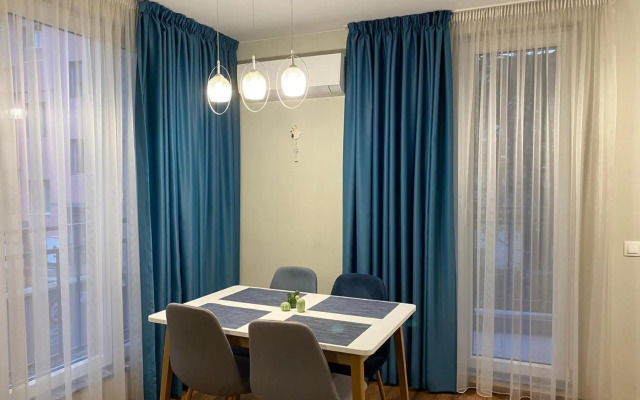 Уютен апартамент на 3 мин. от главната и Капана +паркинг