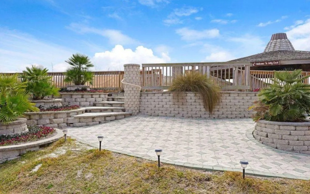 Jetty East Condominiums