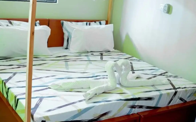 L &j modern backpackers BnB