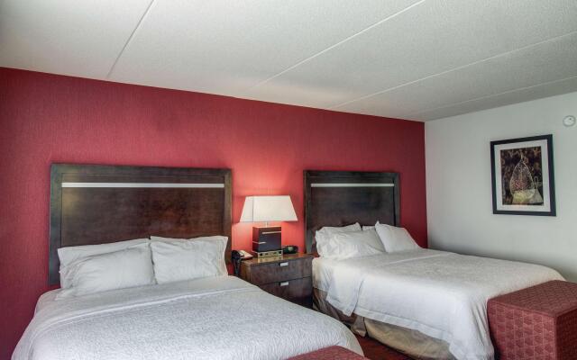 Hampton Inn & Suites Detroit / Airport - Romulus