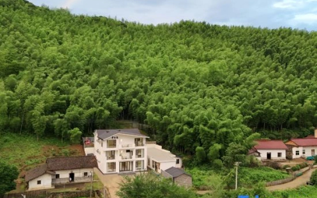 Yuxian Banrixian Inn (Yueliangwan Scenic Area)