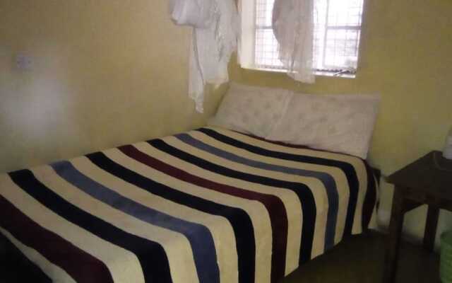 Nakuru Annex Lodge
