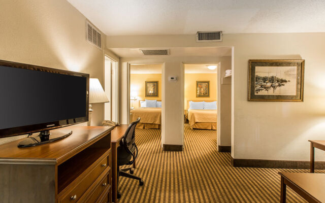 QUALITY INN &amp; SUITES
