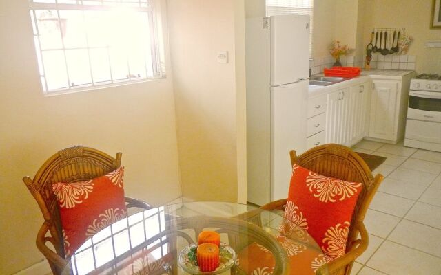 Poinsettia Villa Apartments