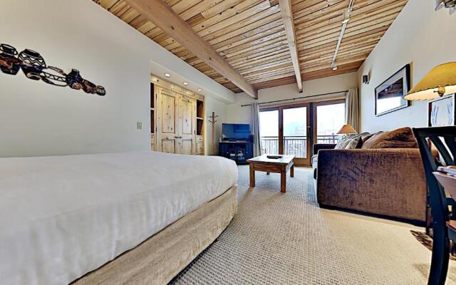 Timberline Condominium Studio Deluxe Unit 215