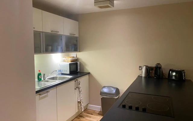 City Centre 2 bedroom apartment, secure parking.