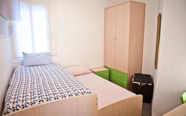 AB Eixample Derecho Apartments