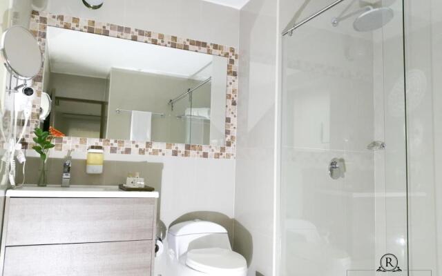 Richmond Suites Hotel