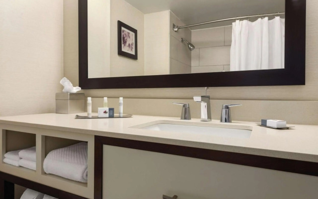DoubleTree by Hilton Milwaukee - Brookfield
