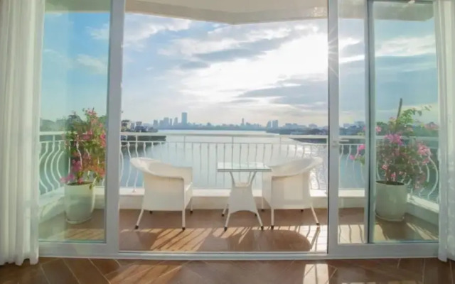 Luxe Paradise Suites Xuan Dieu