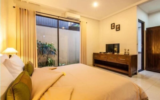 SMV -2BRPool- JEPUN · 2BR Private Pool Walk to Beach and Shops Legian – Guest Rooms – Kuta