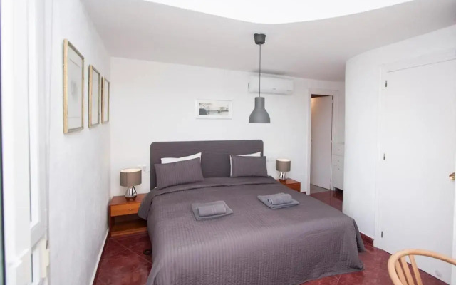 2 Bedrooms 2 Bath