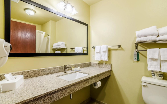 Cobblestone Inn & Suites - Oberlin