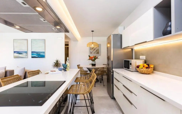 Villa Daphne-Naiades/ 2 bedrooms,luxury,beachfront