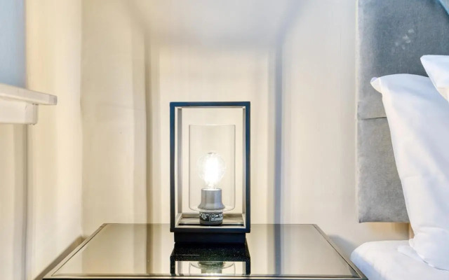 The Gloucester Lane Residence