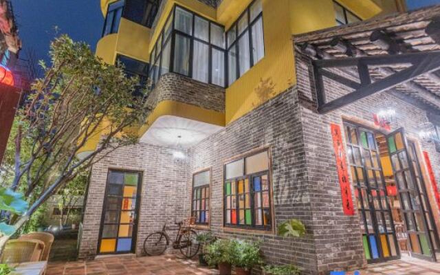Sudi Courtyard
