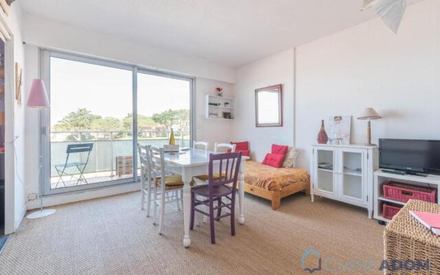 Studio les pieds dans l'eau bord de mer