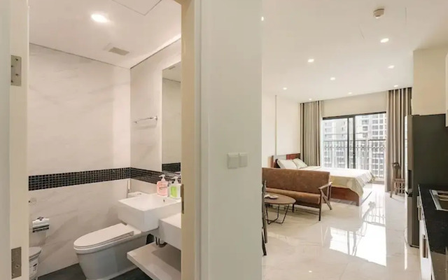 D El Dorado Westlake Luxury Apartments
